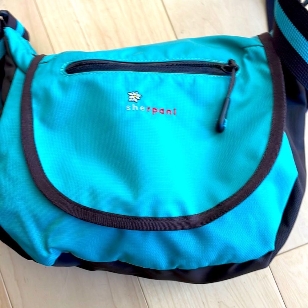 Sherpani shoulder bag